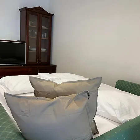International House Mit Balkon Zw 12 Appartamento